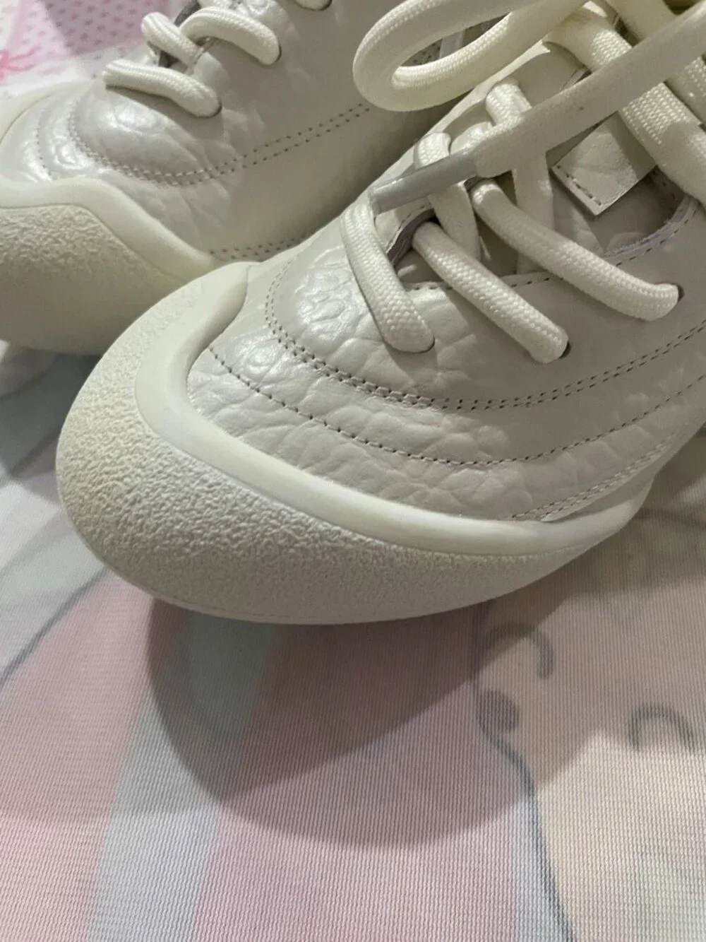 Alexander McQueen Cream Lace-Up Sneakers